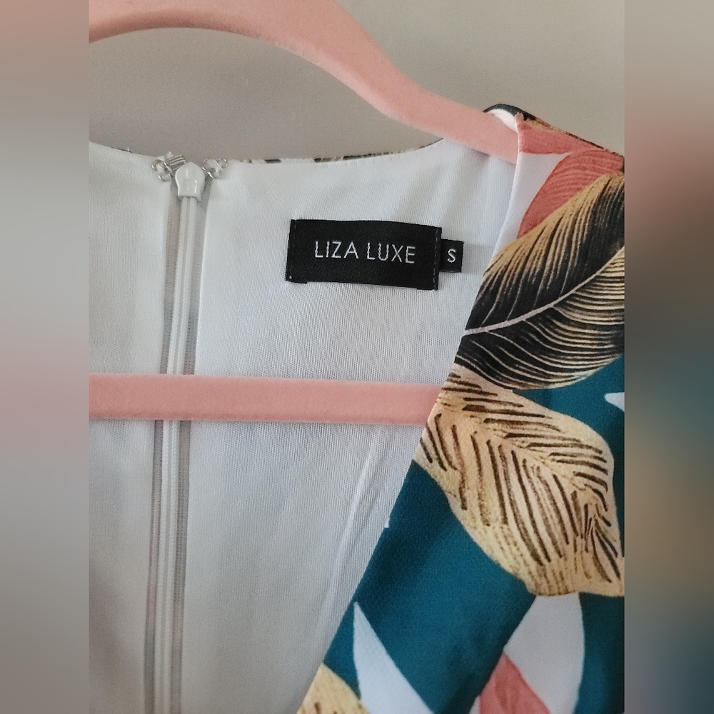 Liza Luxe Tropical Flutter Sleeve Dress - Picture 10 of 11